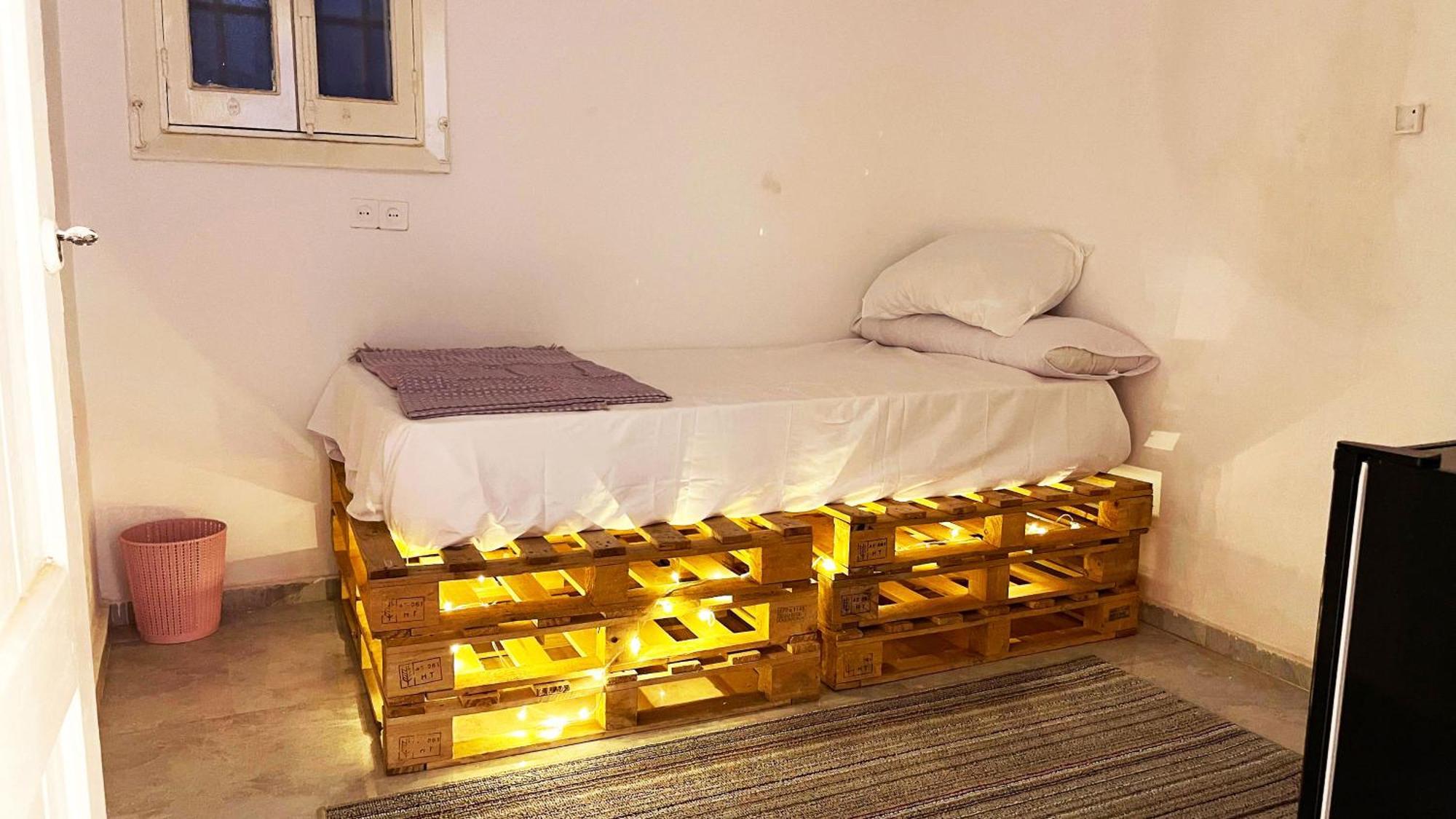 Ithaka Dokki Guest house *